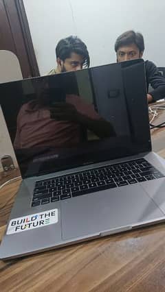 Apple MacBook pro 2017 15'  16/1 TB i7