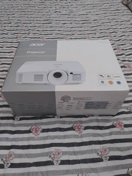 Brand new ACER PROJECTOR 1