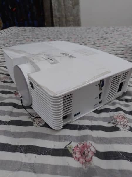 Brand new ACER PROJECTOR 6