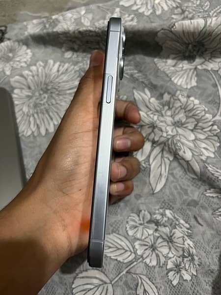 iPhone 15 pro max ( pta approved ) 10