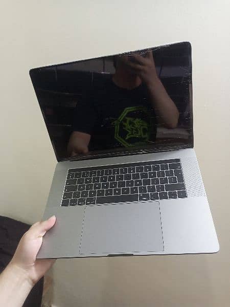 2019 Model Mackbook Pro corei9 9th generation 16gb ram 512ssd 4gbcard 1