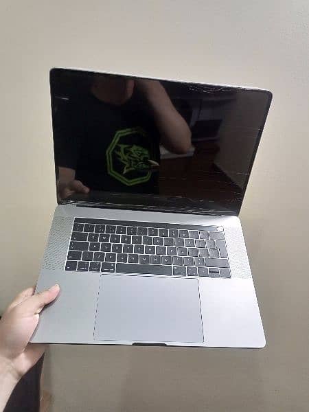 2019 Model Mackbook Pro corei9 9th generation 16gb ram 512ssd 4gbcard 4