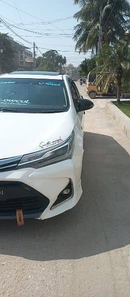 Toyota Corolla Altis 2017 4