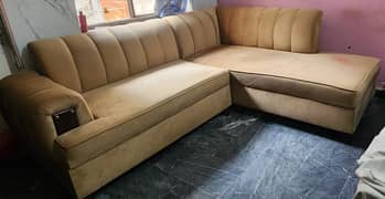 L shaped sofa in good condition