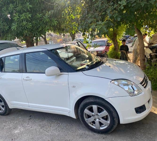 Suzuki Swift 2018 DLX Automatic 1.3 Navigation 3