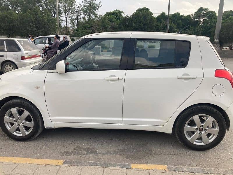 Suzuki Swift 2018 DLX Automatic 1.3 Navigation 4