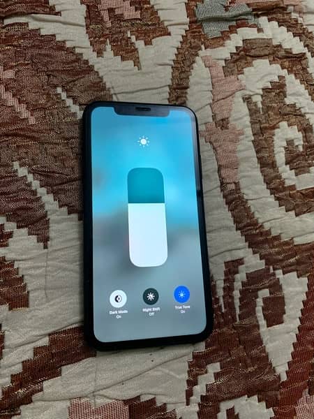 iphone xr 64 gb 7