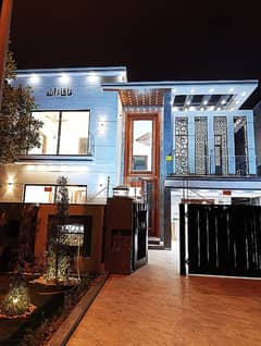 One Of The Modern, Well Constructed , Luxurious House For Sale In Bahria Town Lahore, Sector C 0