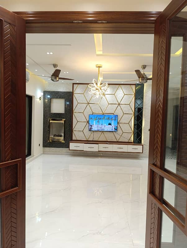 One Of The Modern, Well Constructed , Luxurious House For Sale In Bahria Town Lahore, Sector C 21