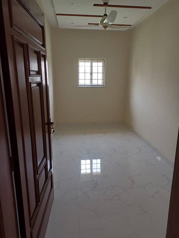 One Kanal Durable Luxiurious New House For Sale In Shaheen. 17