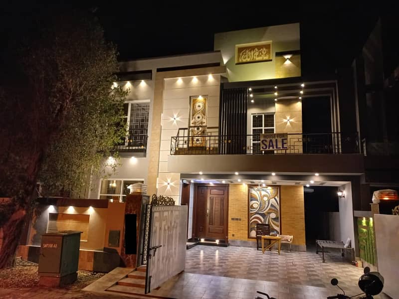 A Beautiful 10M House For Sale With All Modern Facilities In Tulip Block Sector C Bahria Town Lahore 0