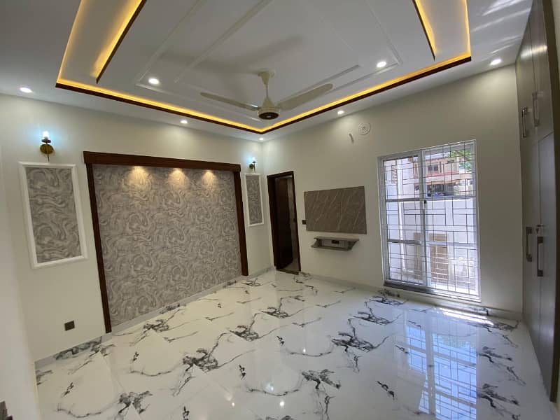 A Beautiful 10M House For Sale With All Modern Facilities In Tulip Block Sector C Bahria Town Lahore 9