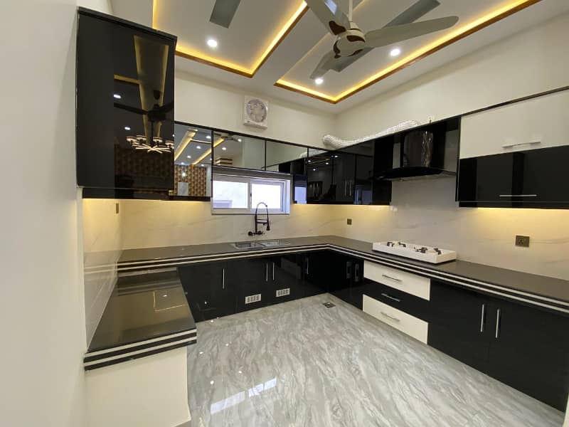 A Beautiful 10M House For Sale With All Modern Facilities In Tulip Block Sector C Bahria Town Lahore 34