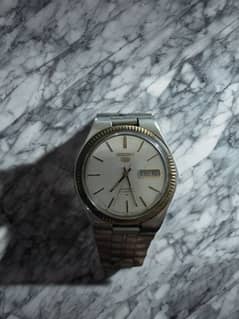 VINTAGE SEIKO 5 7019-8100 AUTOMATIC DAY/DATE WATCH