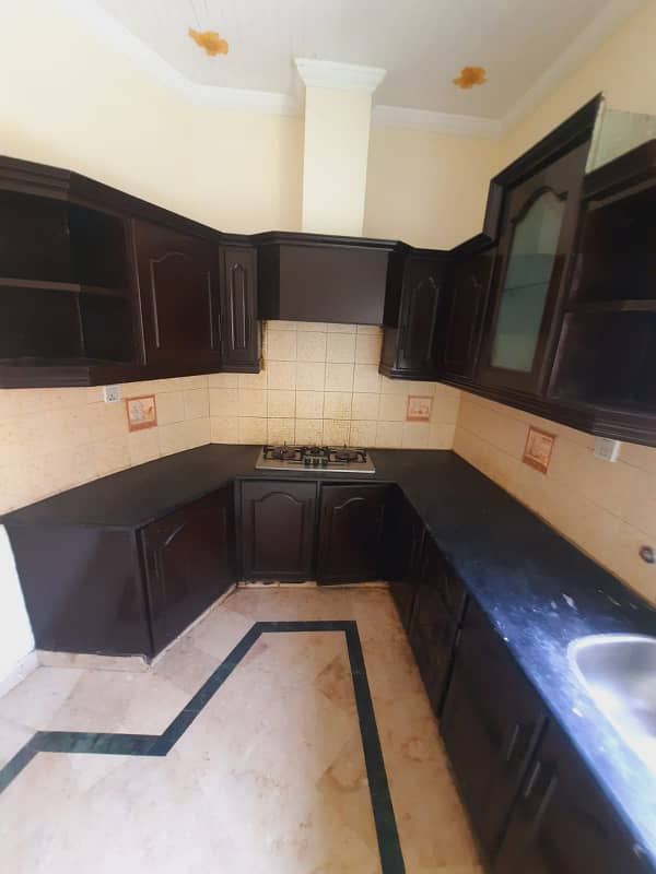 1 Kanal House Upper Portion 3 Beds Tv Lounge Kitchen Separate Gate Store Available For Rent Dha Phase 4 7