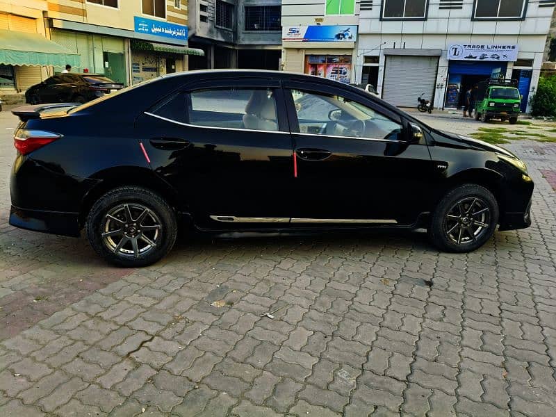 Toyota Corolla GLI automatic 1.3. 2019 model 2