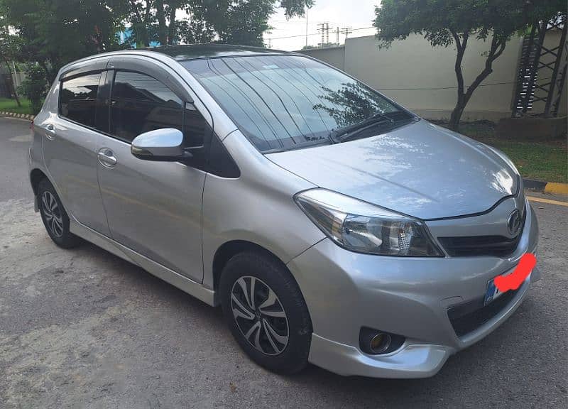 Toyota Vitz F 1.0 2011/2015 13