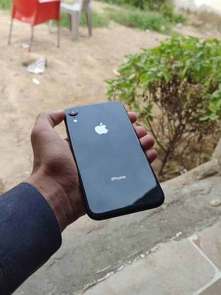 iPhone XR 7