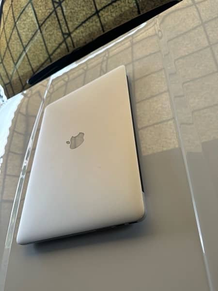 2014 15” MacbookPro Retina Display 1