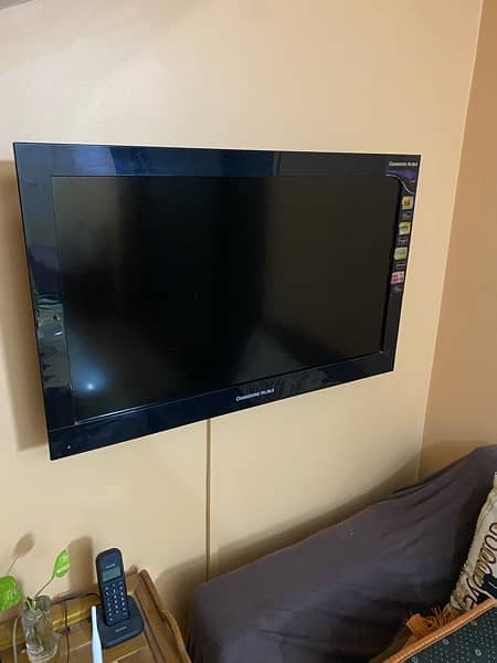 32" Changhong Ruba LCD TV with Wall Bracket (Not smart) 6