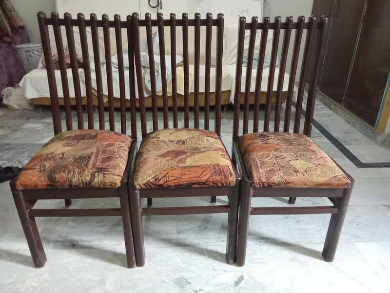 Dining table with Six Chairs 3