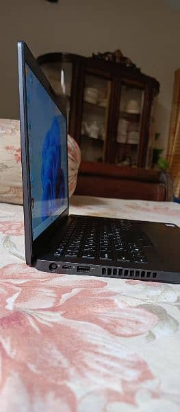 Dell latitude 5400 Core i5 12th Generation 16/256 10/10 Condition 7