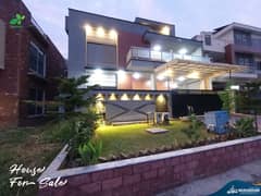 14-Marla House For Sale with 5-AC Invertors & 7KV Solar Installed (Demand Just: 5cr35Lac Only)