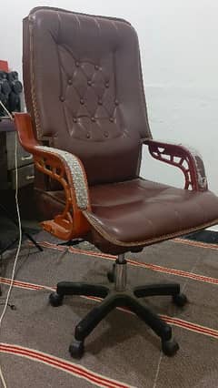 Stylish Executive Office Chair for Sale – Comfortable & Durable