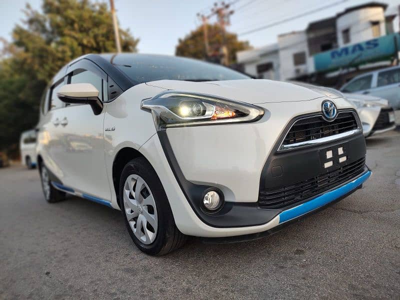 Toyota Sienta 2018 G LED FULL HOUSE 1