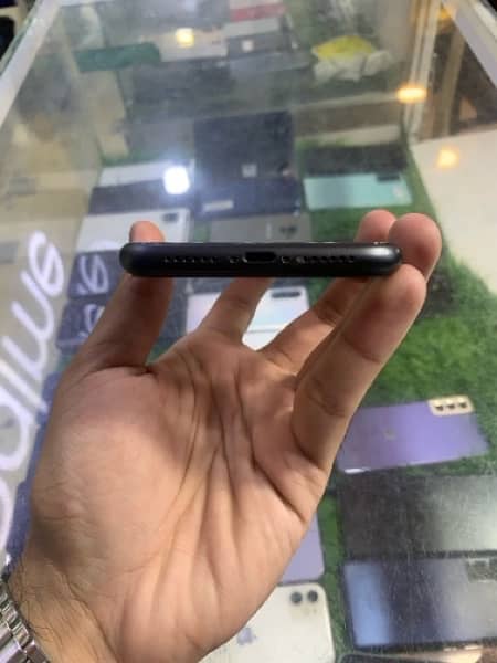 iphone 11 64gb Factory Unlocked 2