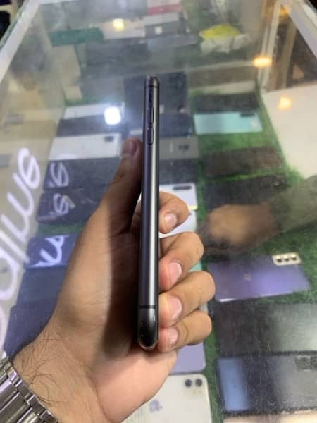 iphone 11 64gb Factory Unlocked 4