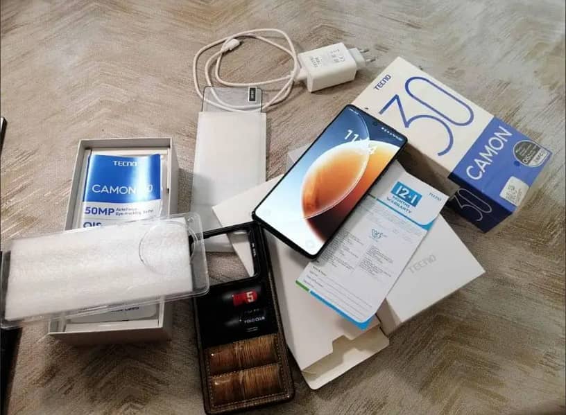 Tecno Camon 30 White 12 GB/256GB 0