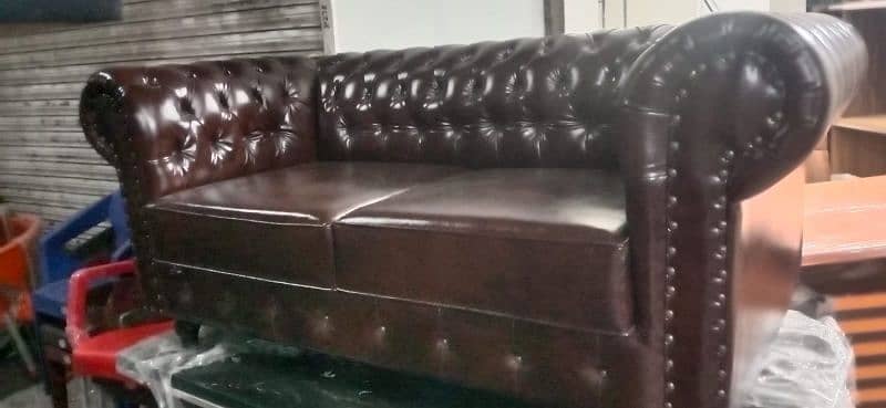 sofa 2 seater Chesterfield 3