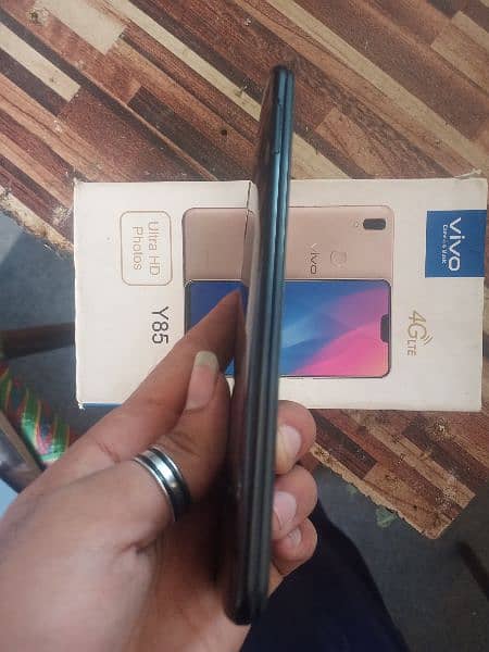 Vivo y85 4gb 64gb with box 7