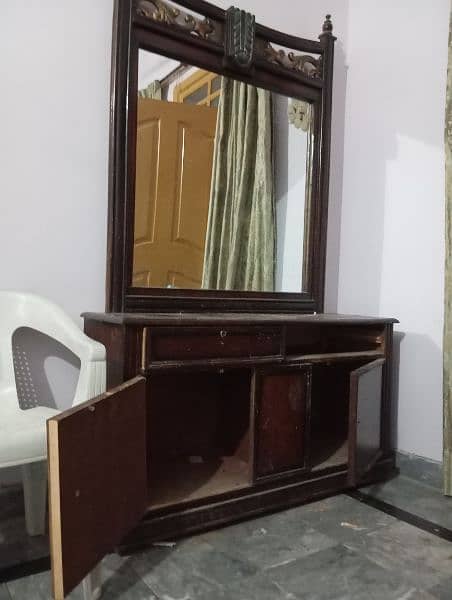 dressing mirror & table for sale 1