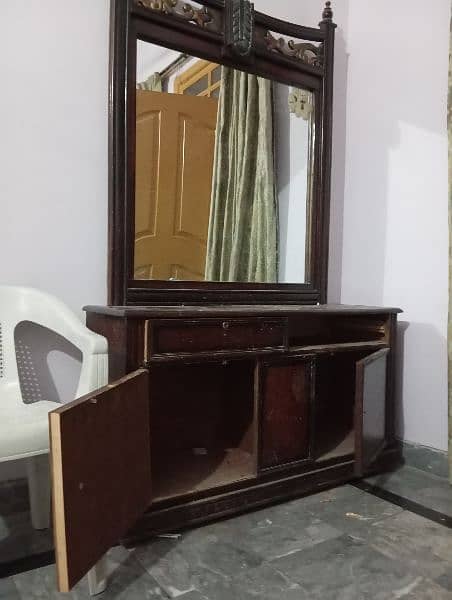 dressing mirror & table for sale 2