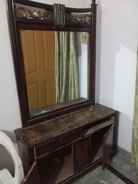 dressing mirror & table for sale 4