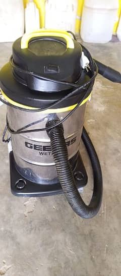 geepas wet and dry vacuum cleaner excellent condition for sale