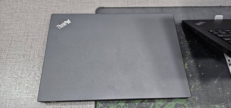 Lenovo ThinkPad T14S Core i7 10th Generation Touch 9