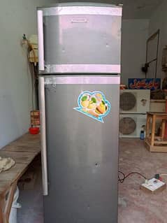 fridge bilkul saaf padi hai cooling ok he. . . . .