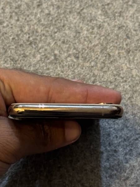 iPhone XS 64GB NON-PTA 3