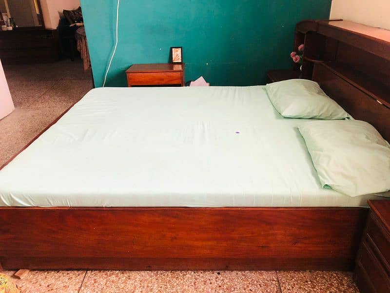 orignal wooden bed 1