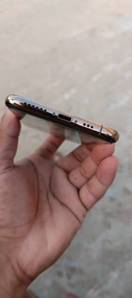 iPhone xs 256gb PTA Approved 4