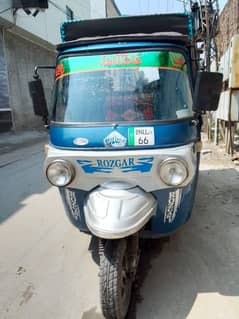 Rickshaw Loader in very good condition engine wise and body parts wise