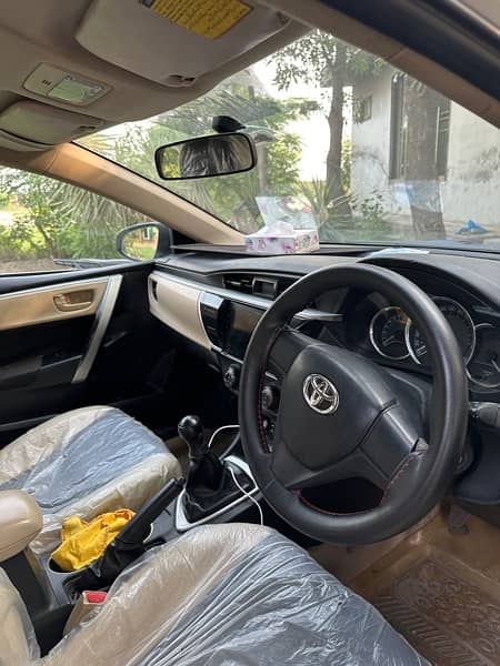 Toyota Corolla GLI 2015 sindh registered 4