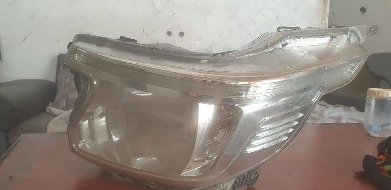 Honda n wagon  headlight 2018 0