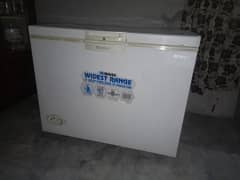 Freezer for sale like a new Thora SA use hoa h warranty b pari h abhi