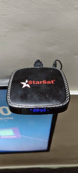 Orient LCD 43" with Starsat Android box 1