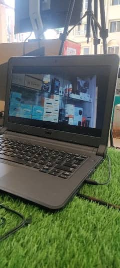 dell latitude i5 5 gen 8 gb ram 256 gb ssd