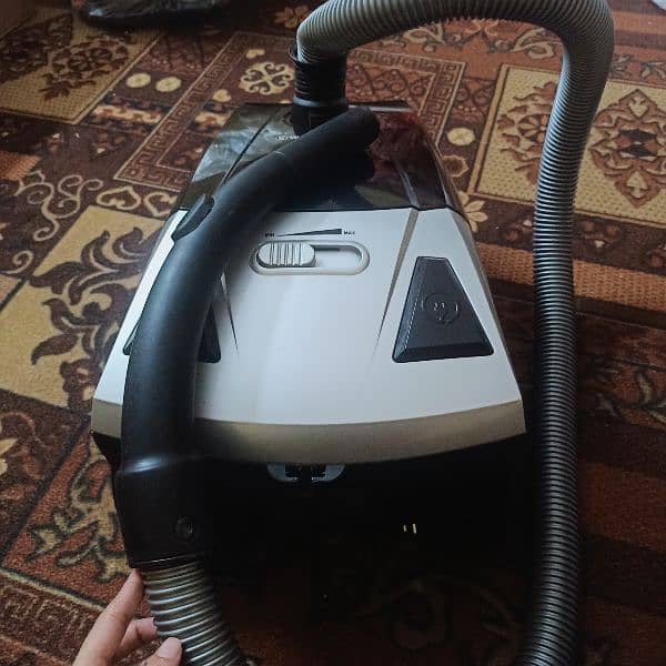 Urgent sale vaccune machine west point EF-240 3